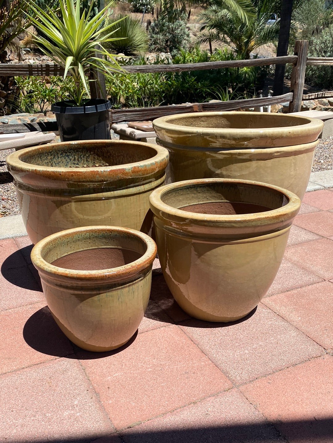 Mendocino Batten Round Planter Pot