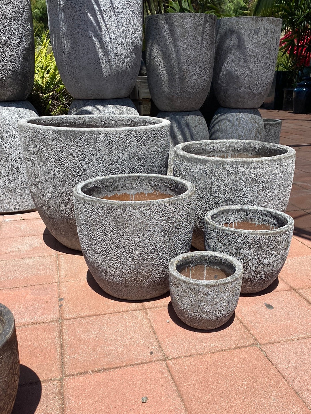 Ladera Thorncrest Round Planter