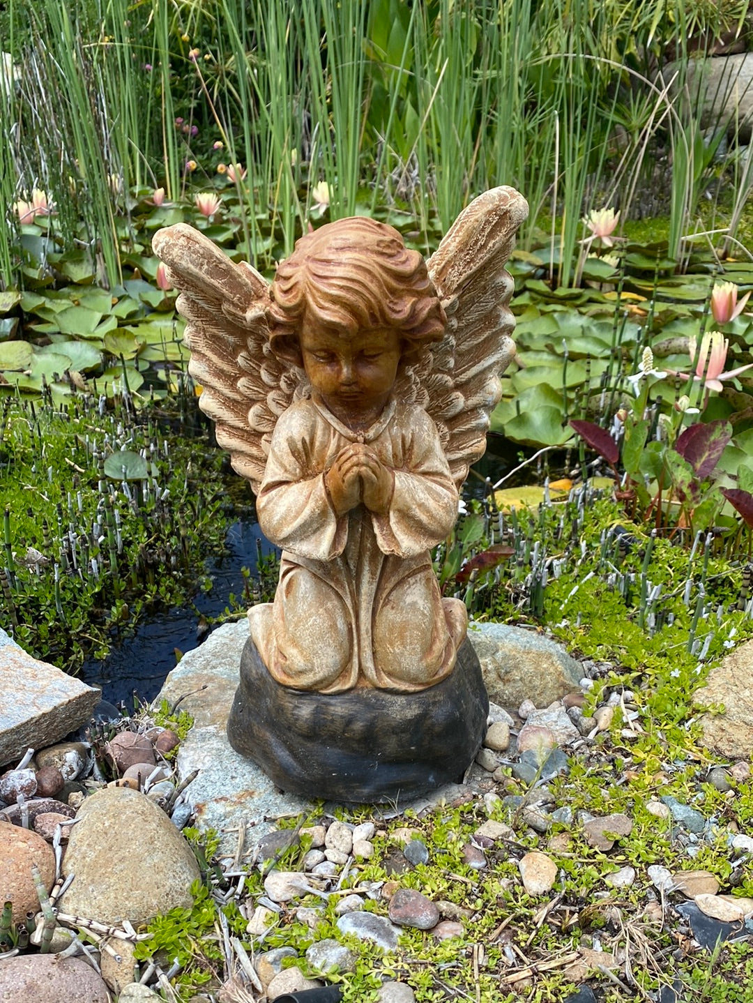 Kneeling Angel Statue