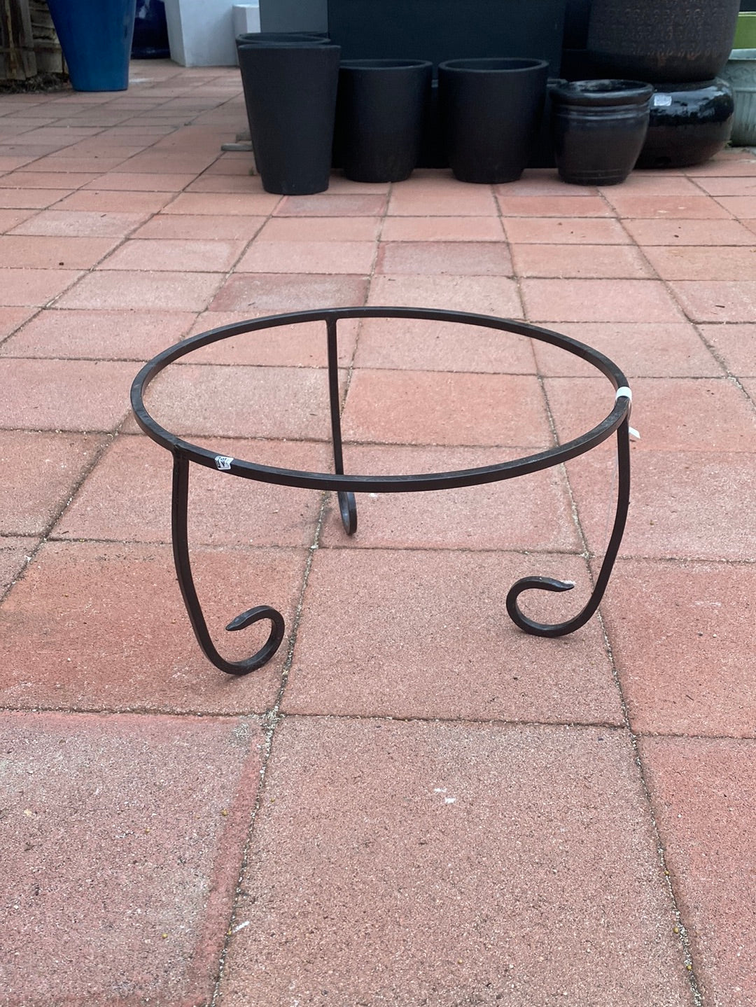 Inward Hooked Iron Stand