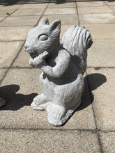Load image into Gallery viewer, Squirrel Statue