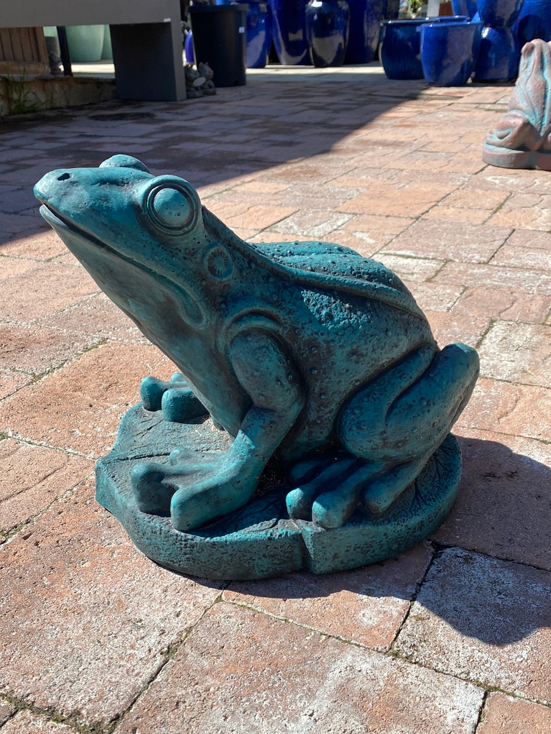Chilling Frog Statue – The Madd Potter