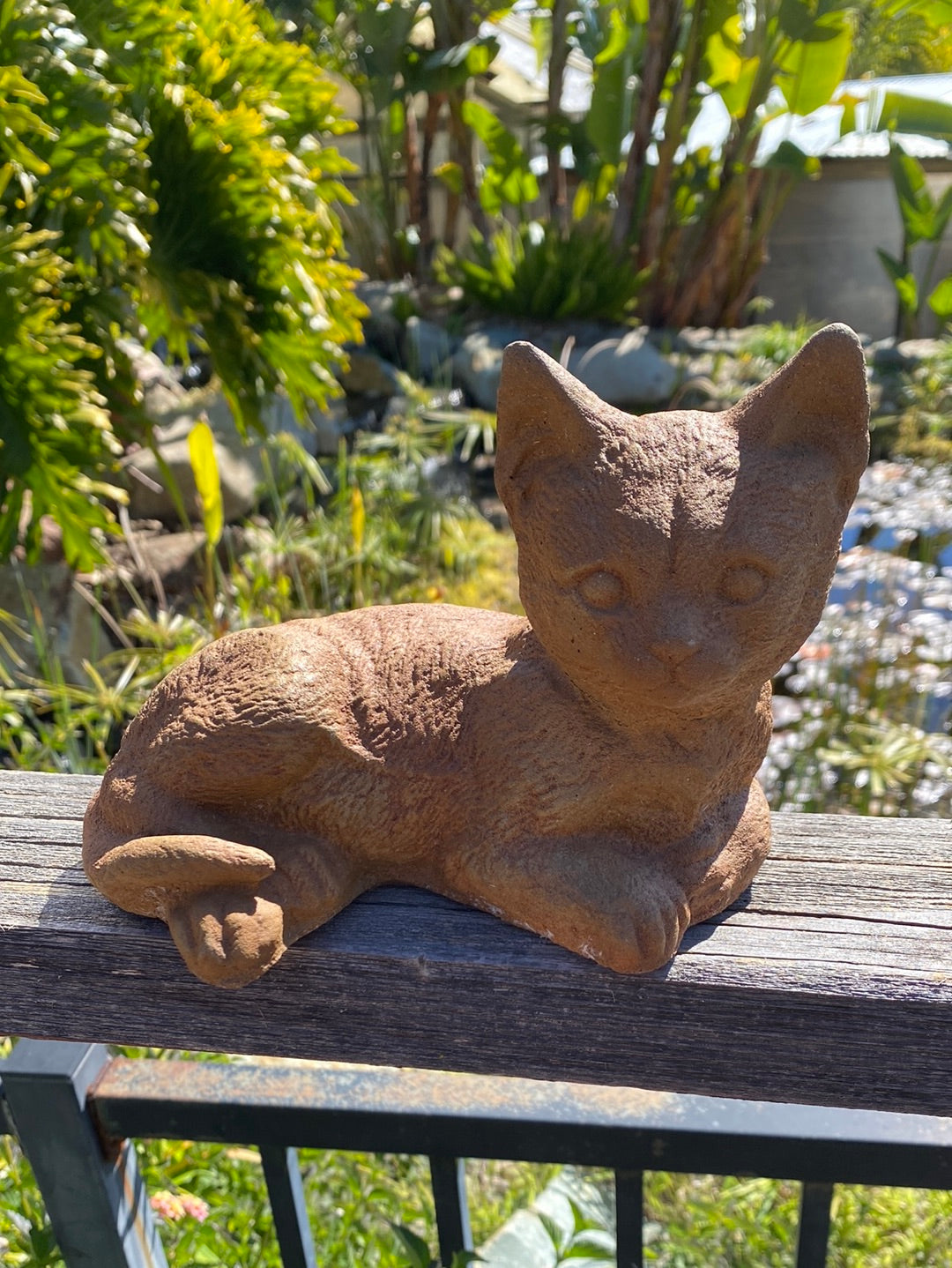 Kitten Statue