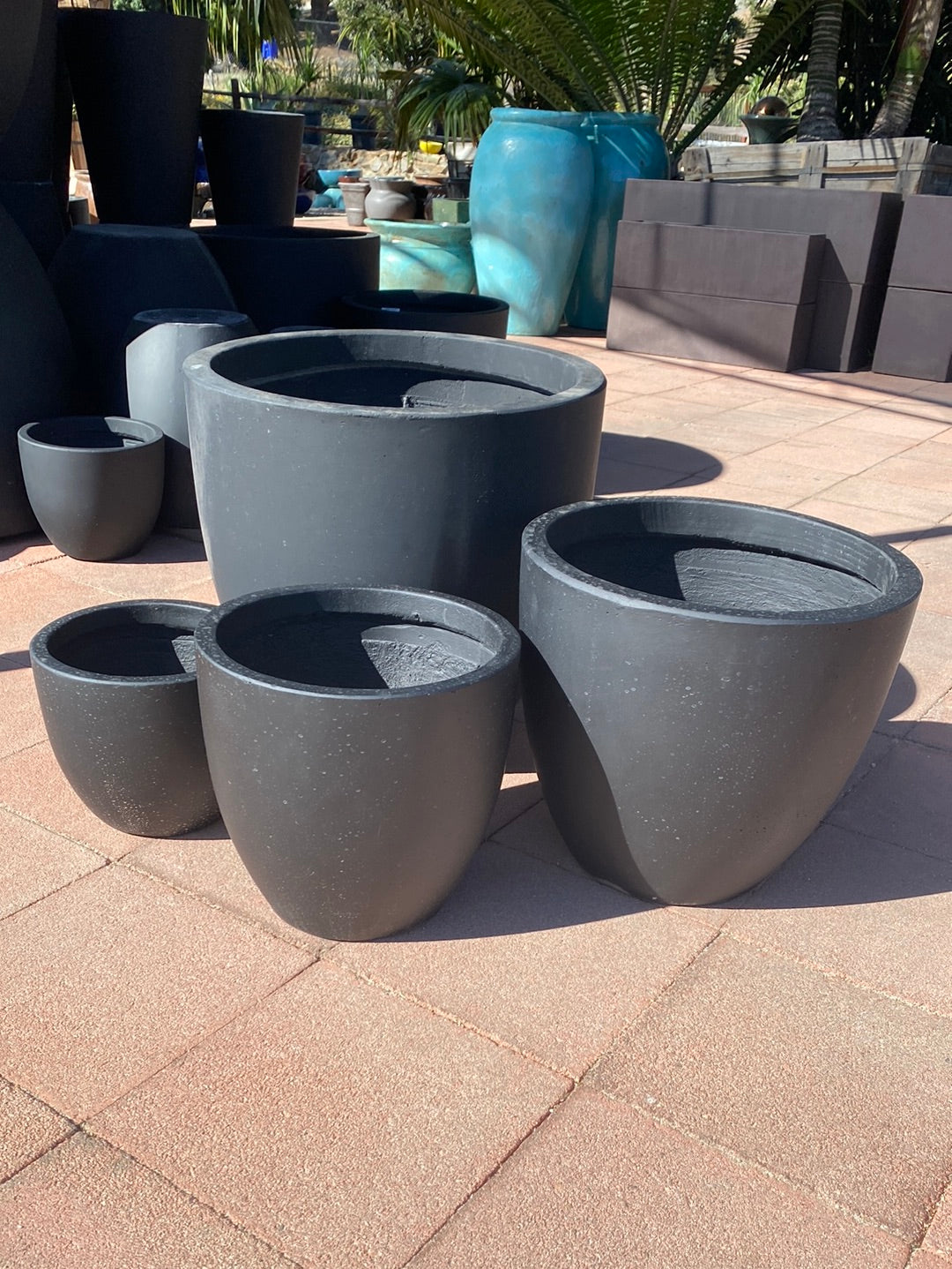 Andorra Coyotero Round Planter