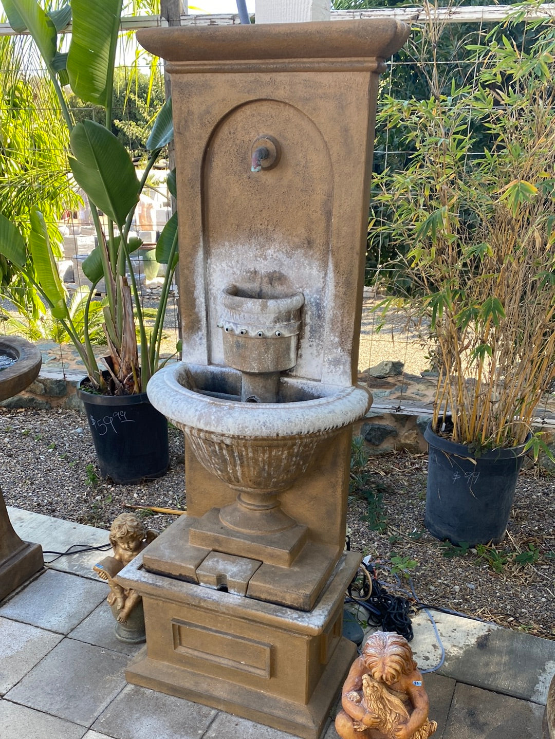 Vivanda Flat Wall Fountain