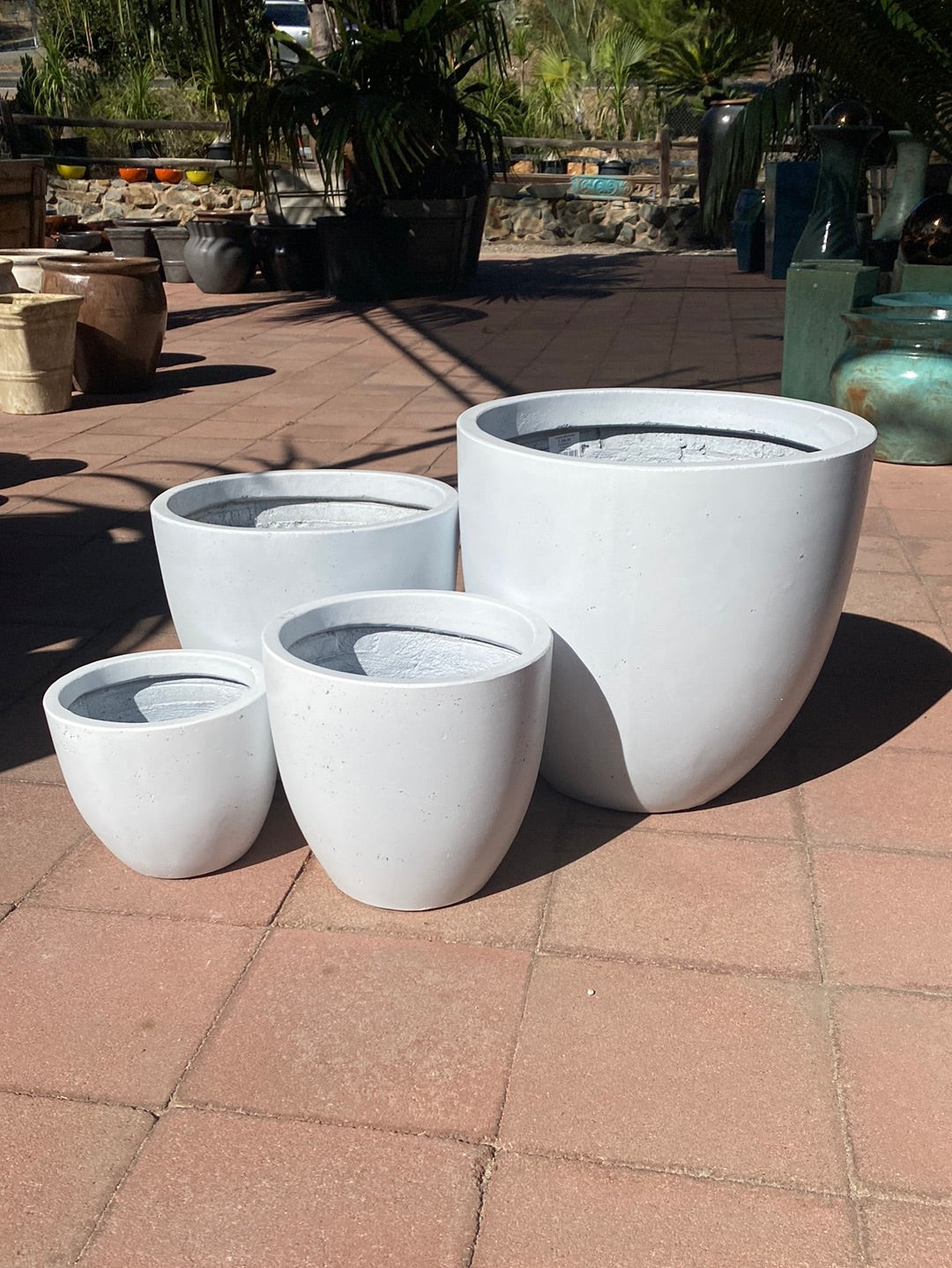 Andorra Coyotero Round Planter