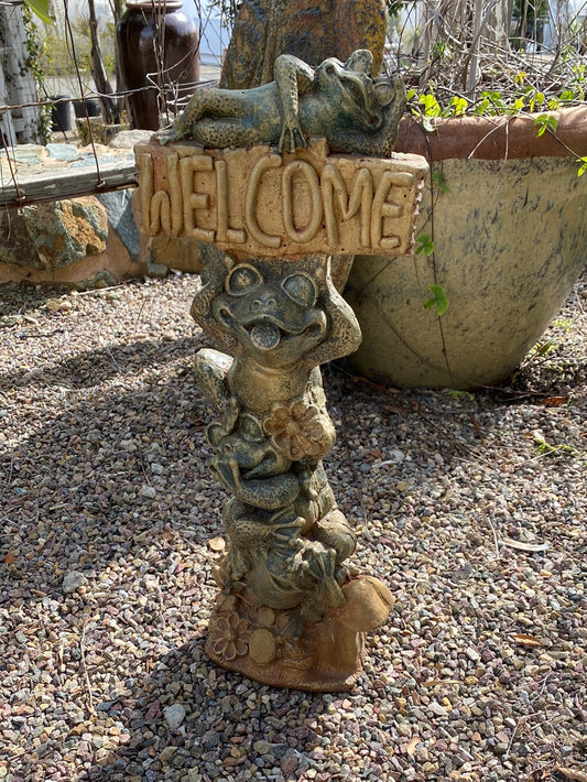 Welcoming Frog Statue