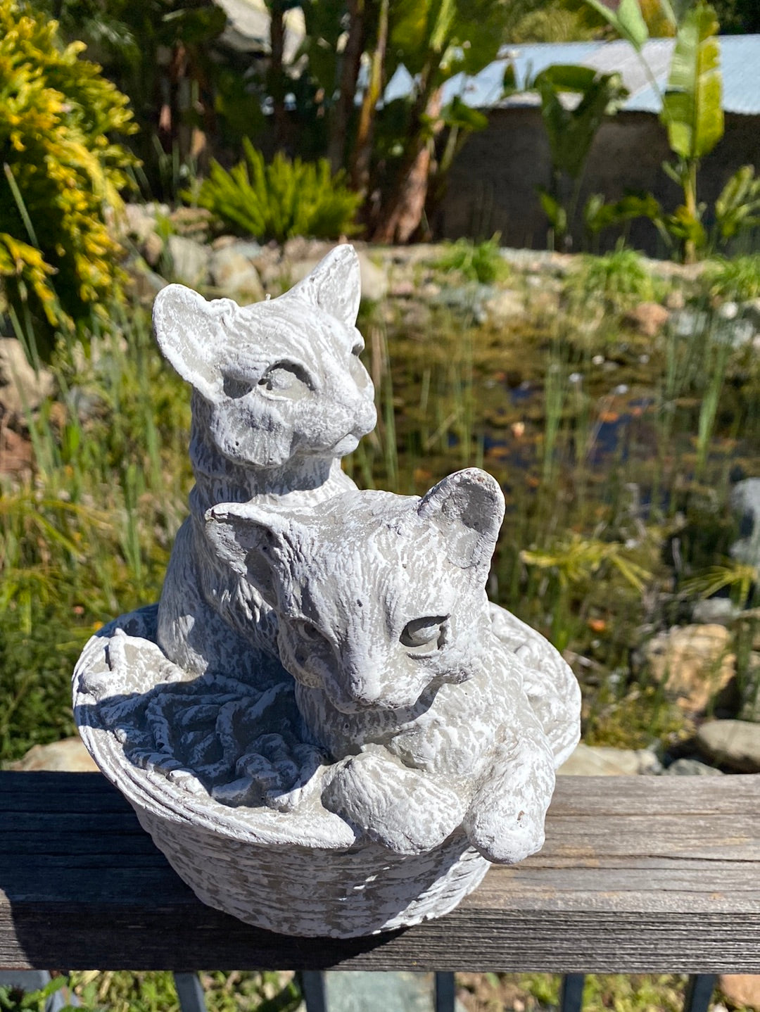 Basket Kittens Statue