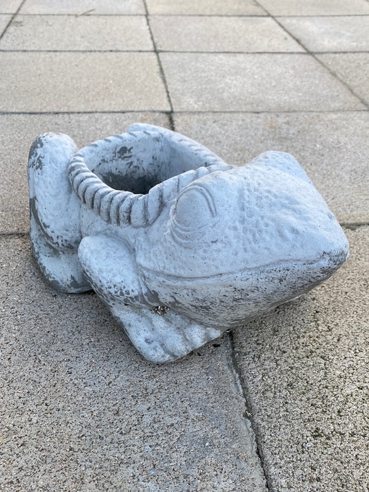 Little Frog Planter Statue